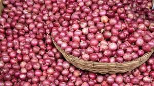 সিন্ডিকেটের খপ্পরে পিঁয়াজের বাজার