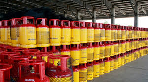 এলপিজির ১২ কেজি সিলিন্ডারের দাম কমল ২৬ টাকা