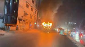 দৌড়ে জীবন বাঁচালেন যাত্রীরা