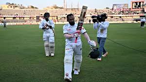 শততম টেস্টে সেঞ্চুরি করে বিশ্ব রেকর্ডে নাম লেখালেন মুশফিক