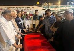 দেশের কাঁধে বিপ্লবীর লাশ