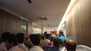 ভাতা দাবিতে সচিবালয়ে অর্থ উপদেষ্টাকে অবরুদ্ধ