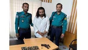 অভিযুক্ত আলমগীরের ঘনিষ্ঠ সহযোগী অস্ত্রসহ গ্রেপ্তার