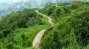 উঁচুনিচু পাহাড়ি বাঁকে রোমাঞ্চ ছড়ায় ডিমপাহাড়