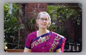 টাঙ্গাইলের শাড়ি পরে ব্রিটিশ হাইকমিশনারের বড়দিন উদযাপন