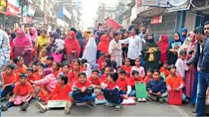 গণহারে বদলি আদেশের পর শিক্ষকদের আন্দোলন স্থগিত