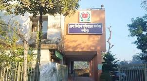 গভীর রাতে লক্ষ্মীপুর নির্বাচন অফিসে দুর্বৃত্তের আগুন