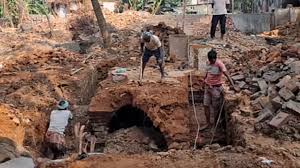 জমিদার বাড়িতে সুড়ঙ্গ নিয়ে দিনভর চাঞ্চল্য