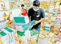 বিলম্বে পাঠ্যবই ছাপার নেপথ্যে ৫ হাজার কোটি টাকার গাইড বাণিজ্য