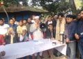 ছেলের মার্কা শাপলা কলি, বাবা ভোট চাইছেন ধানের শীষে