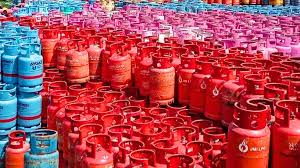 এলপিজি সিলিন্ডার বিক্রি বন্ধের ঘোষণা