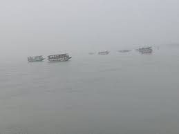 সাগর ও সুন্দরবন কুয়াশার চাদরে ঢাকা