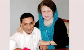 মায়ের অনুপস্থিতির শূন্যতা ভাষায় প্রকাশ করার মতো নয়