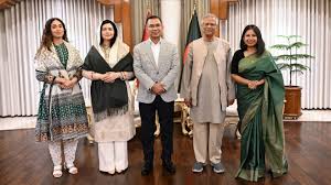ড. ইউনূসের সঙ্গে সাক্ষাৎ করতে সপরিবারে যমুনায়