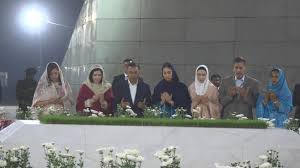 শপথ গ্রহণের পর বাবা-মায়ের কবর জিয়ারত করলেন প্রধানমন্ত্রী তারেক রহমান