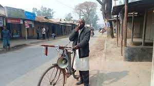 বাইসাইকেল চালিয়ে এমপি প্রার্থী নিজেই চালাচ্ছেন প্রচার-প্রচারণা