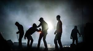 দেশ জুড়ে বেপরোয়া কিশোর গ্যাং