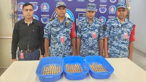 বিমানের টয়লেট থেকে ১৮ কেজি স্বর্ণ উদ্ধার