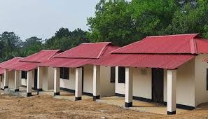 কোথাও ভাঙা ঘর কোথাও সচ্ছলদের দখল