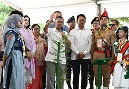 নিমগাছ নিয়ে শিশুদের গল্প শোনালেন