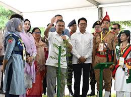 নিমগাছ নিয়ে শিশুদের গল্প শোনালেন