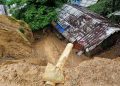 উখিয়ার রোহিঙ্গা ক্যাম্পে পাহাড় ধসে আটজনের মৃত্যু
