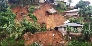 পাহাড় কেটে ঝুঁকি সৃষ্টিকারীদের বিচারের দাবি