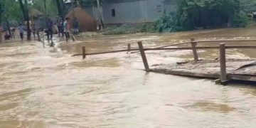 নদনদীর পানি বেড়েই চলেছে
