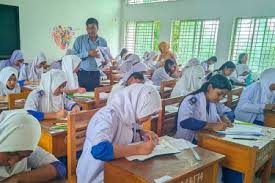 ষষ্ঠ থেকে স্নাতক পর্যন্ত মেয়েদের উপবৃত্তি আবারও চালুর নির্দেশ