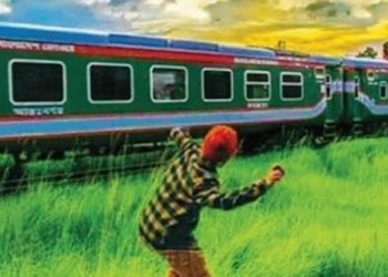 চলন্ত ট্রেনে পাথর নিক্ষেপের ঘটনা থামছেই না