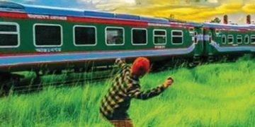 চলন্ত ট্রেনে পাথর নিক্ষেপের ঘটনা থামছেই না