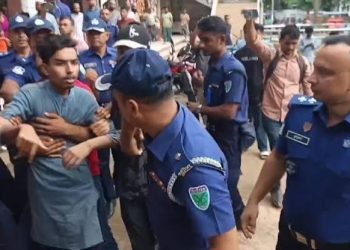 জেলা শাখার সদস্যসচিব মাহাদী হাসানকে আটক