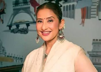 বেশি বেশি ভ্রমণ করে দেশটির অর্থনীতির চাকা সচল রাখতে সহায়তা করেন