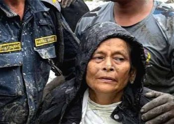 তিনতলা পর্যন্ত মাটির নিচে, কাদার স্তূপে ক্ষীণ কান্না