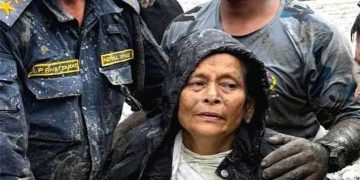 তিনতলা পর্যন্ত মাটির নিচে, কাদার স্তূপে ক্ষীণ কান্না