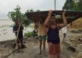 ভাঙনে দিশেহারা নদীপাড়ের মানুষ