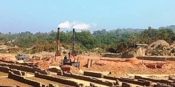 নিষেধাজ্ঞা অমান্য করে ইট তৈরি