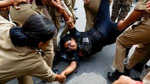 দিল্লিতে চলছেই ধরপাকড়