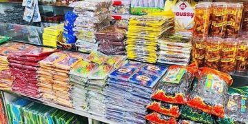 আচারের মোড়কে প্রতারণা