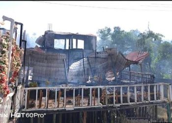 কক্সবাজার ইনানীতে পুড়ে ছাই ‘টুপটুপ’ রিসোর্ট