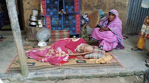 ১১৫ বছর বয়সী অসুস্থ বাবাকে হাসপাতালে নিতে বাঁধা ছেলের